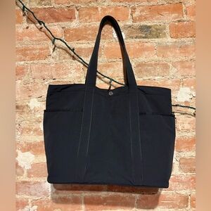 Lululemon City Essentials 20L Large Tote